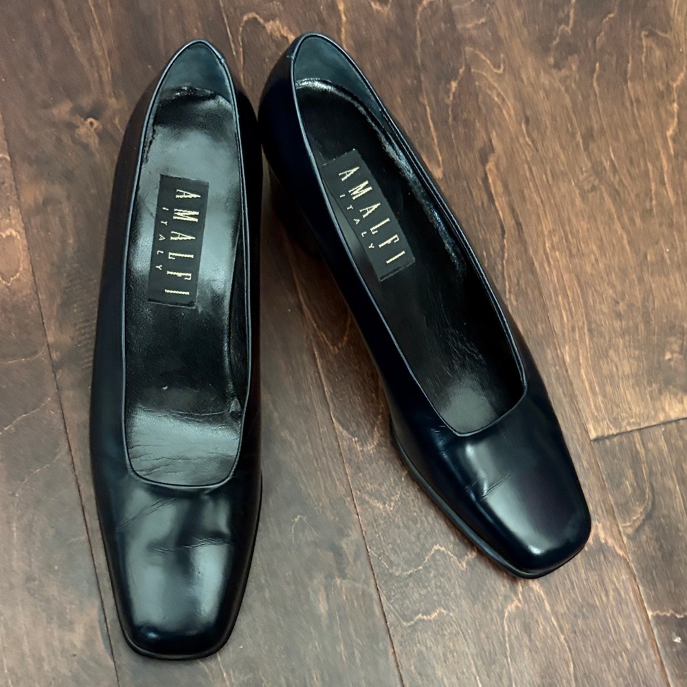 Amalfi Italy 4A Narrow Women's Black Leather Classic Pump